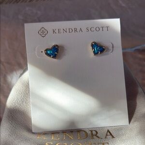 Kendra Scott Ari Gold Ocean Blue Kyocera Stud earrings 
New